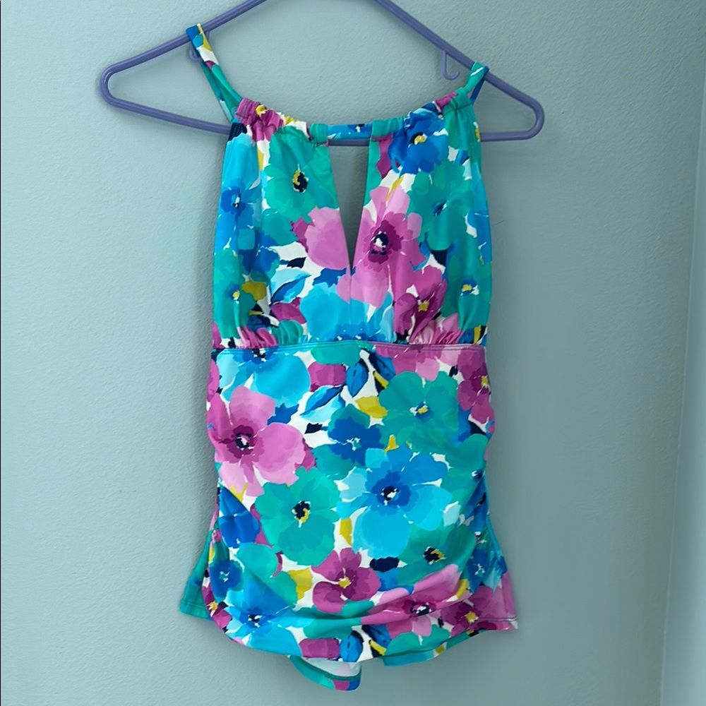 ShapeSolver  FloralHalter Floral Halter Swim Tankini Top. NWT size 10